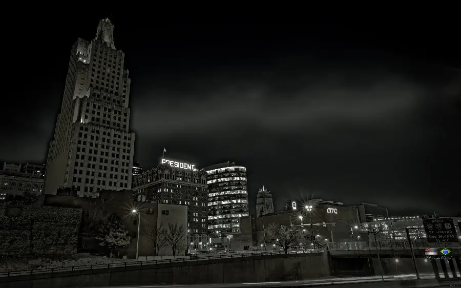 Download an extraordinary image of tall black and white buildings