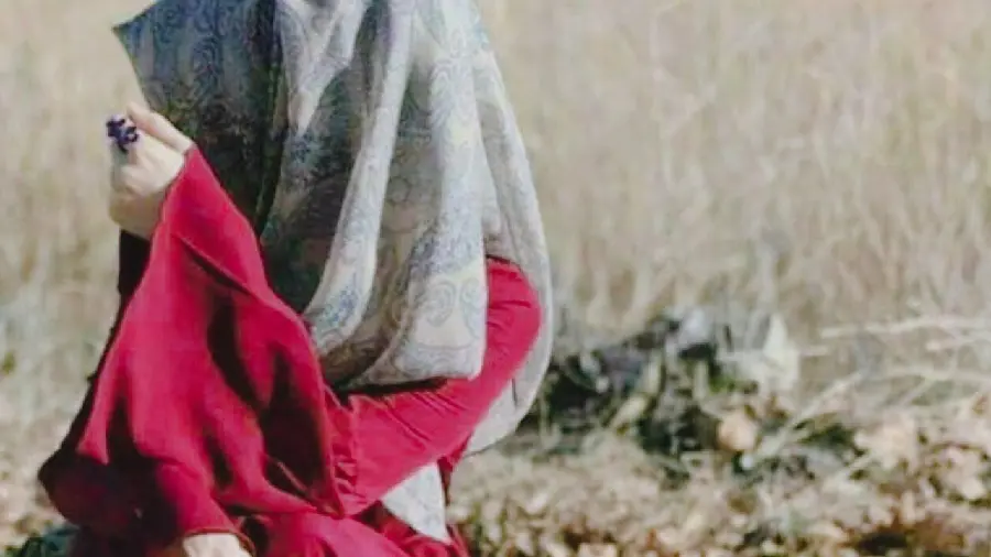 Photo Telegram or Instagram profile of a beautiful girl with a hijab without a face