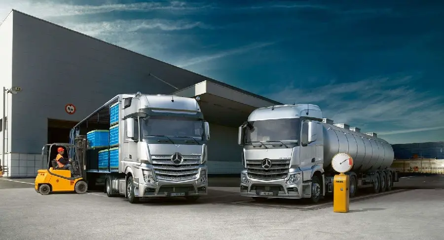 Photos of Benz Actros trucks loading in dream quality Full HD