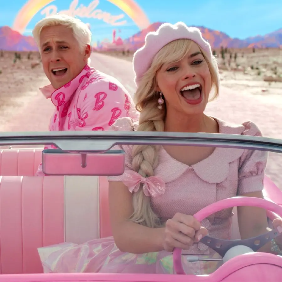 Margot Robbie wallpaper as Barbie in high quality