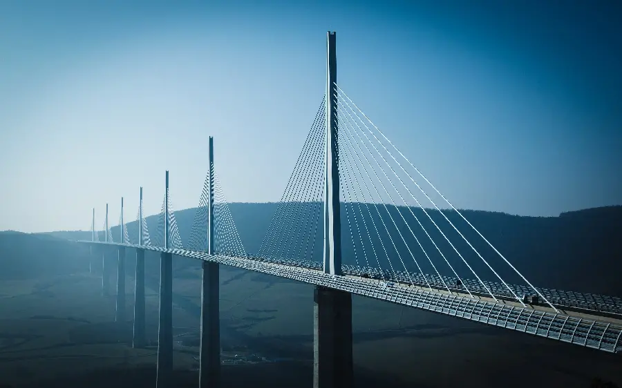 Download amazing and spectacular background of the Milo Bridge in very good quality