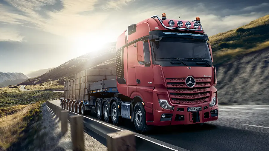 Download HD artistic view of the interesting Mercedes-Benz truck called Actros