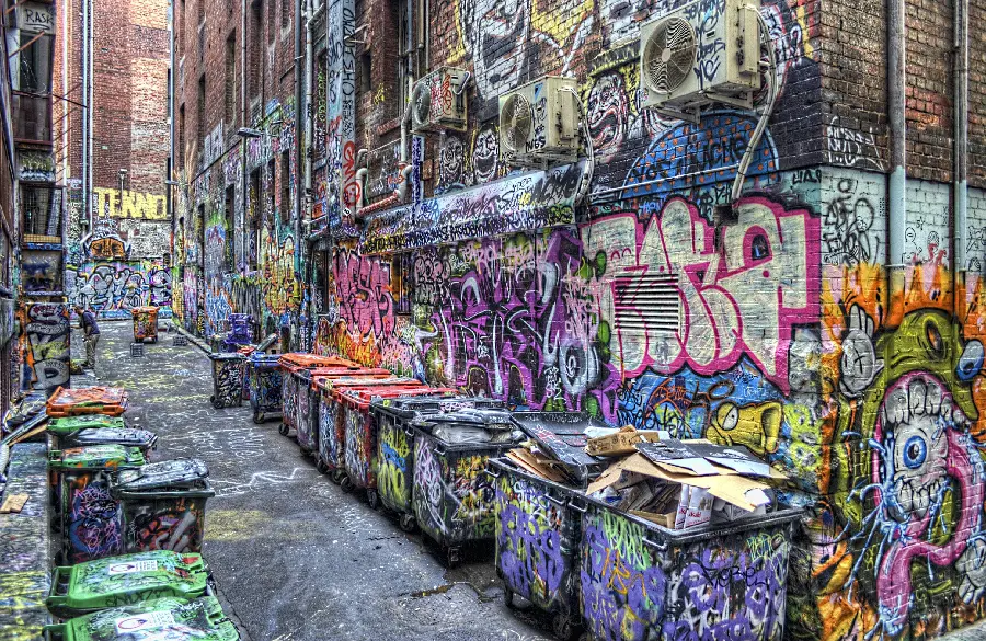 Image of the strangest fantasy graffiti murals with trendy designs