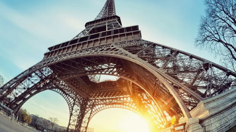 A very beautiful and beautiful photo of the Eiffel Tower in Paris, France 