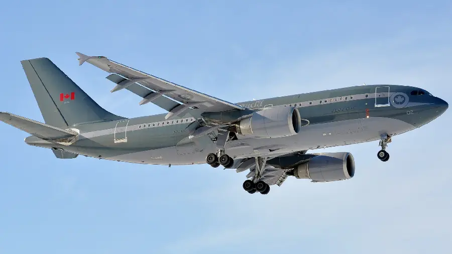  Fantastic photo of a plane in the sky with excellent quality 