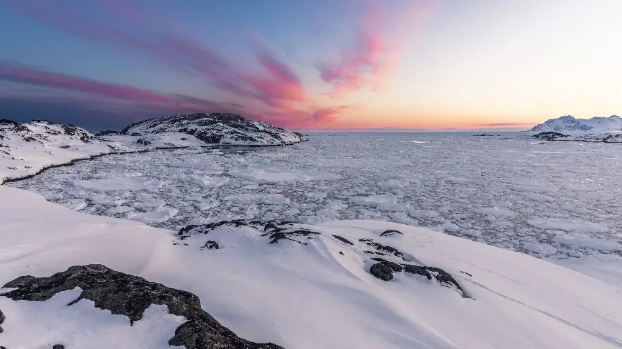Download an attractive and spectacular background of beautiful snow with excellent quality suitable for boys