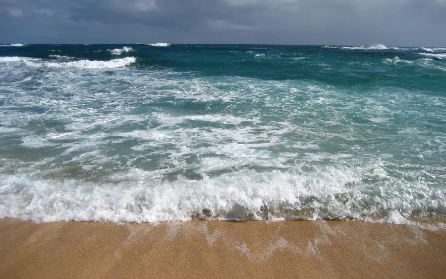 Unique and special background of beautiful sea suitable for Linux wallpaper 