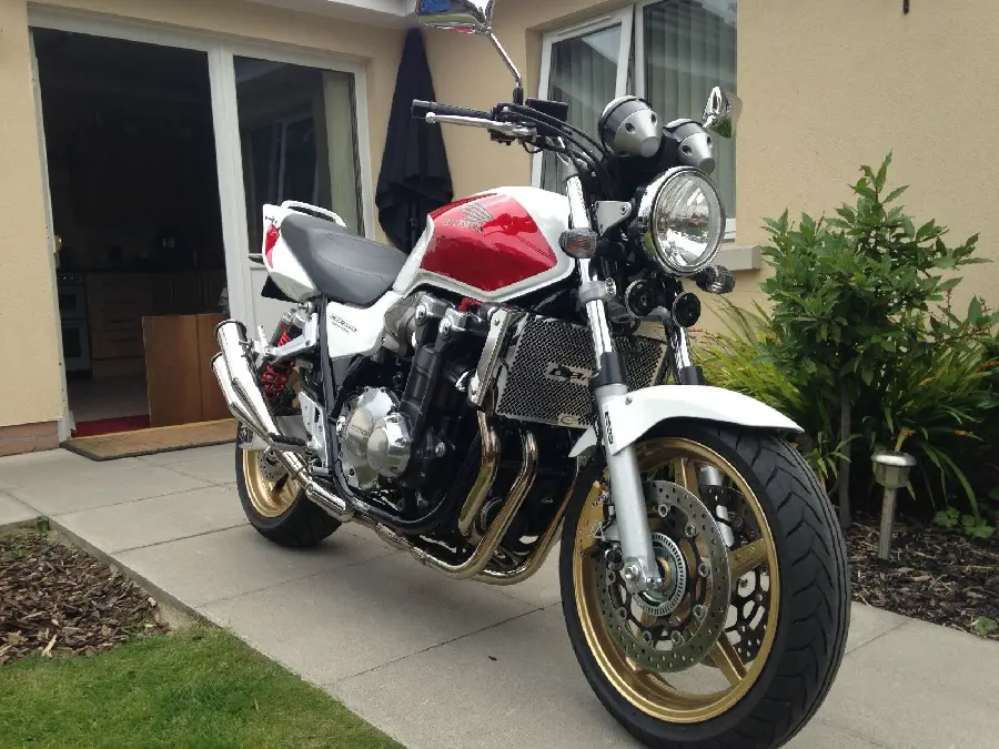 The best real photo of Honda CB1300 engine with original quality
