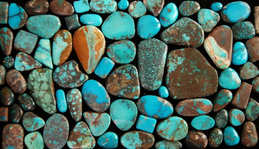 A very beautiful turquoise stone wallpaper for rings and necklaces