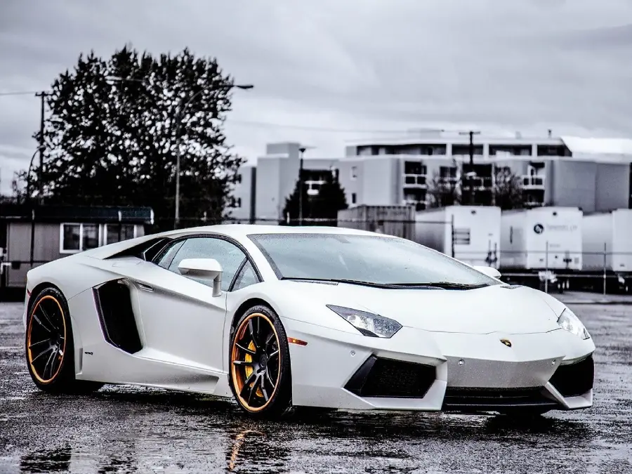 Spectacular images of the Lamborghini Huracan model with excellent quality