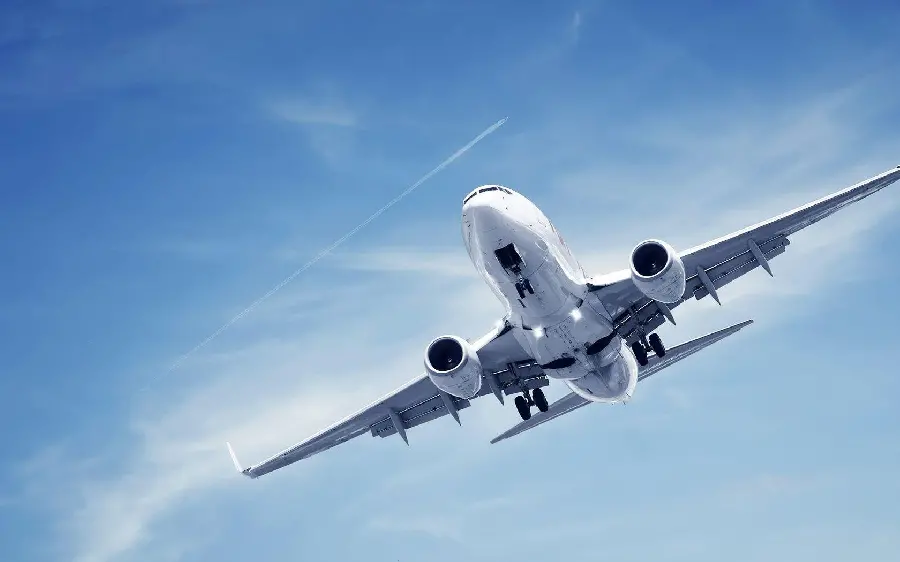 Interesting photo of a very giant cargo plane in flight