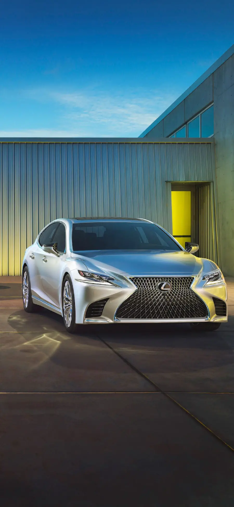 Lexus car screen photo for laptops and Apple phones 