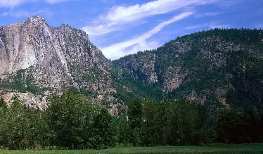 Free download of beautiful mountain nature photo with blue sky 