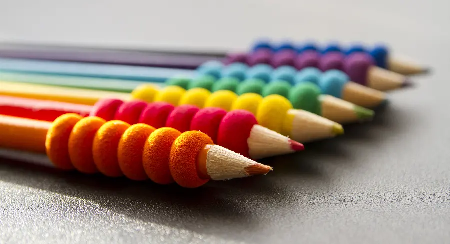 Amazing and spectacular wallpaper of beautiful colored pencils