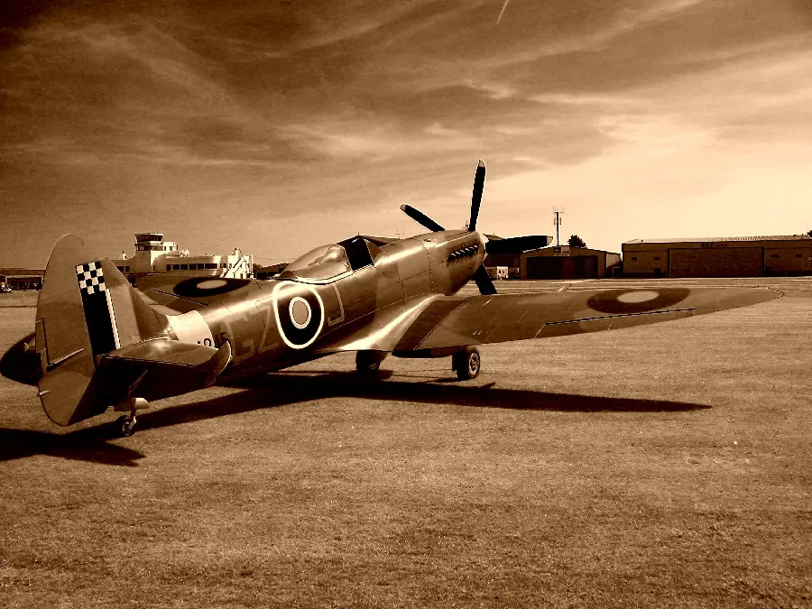 Free beautiful old airplane image with excellent quality