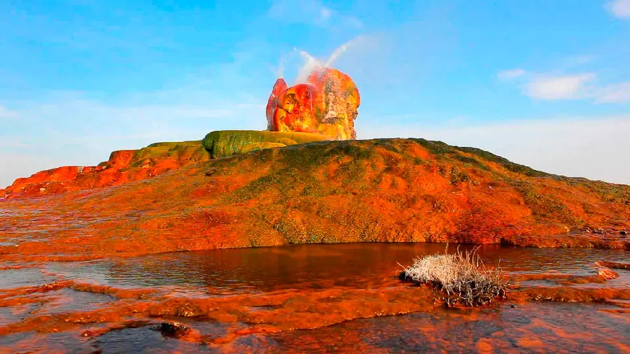 Iceland's most famous geyser wallpaper for nature lovers' computers
