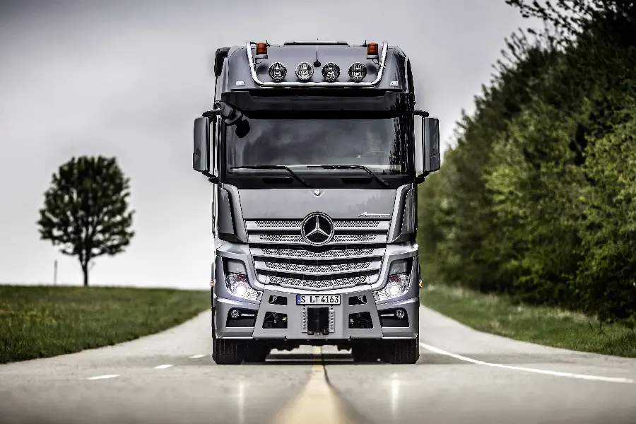 A Mercedes Benz Actros Truck Profile Picture in Gray