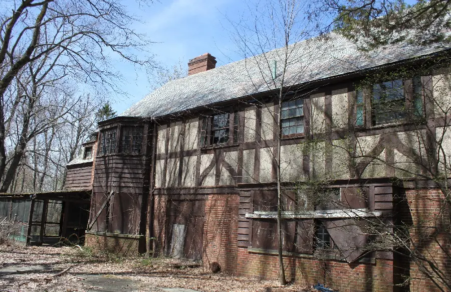 Beautiful and stunning background of an old abandoned house