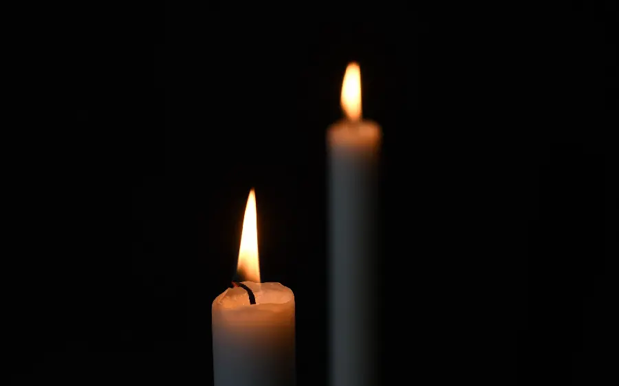 Free Download of Burning Candles Condolences Suitable for Profiles