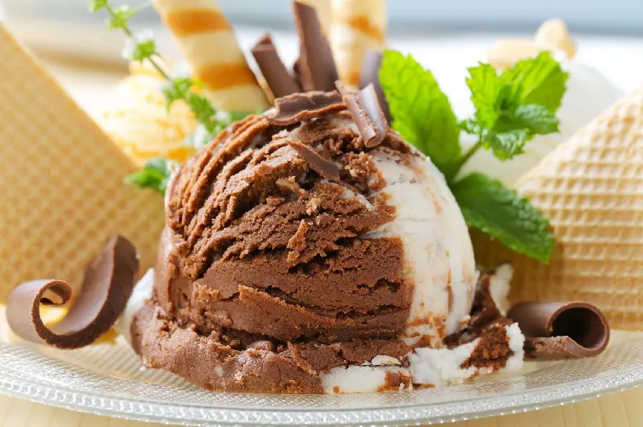 Two-Color Vanilla and Chocolate Flavored Ice Cream Photo for Advertising Design 1402
