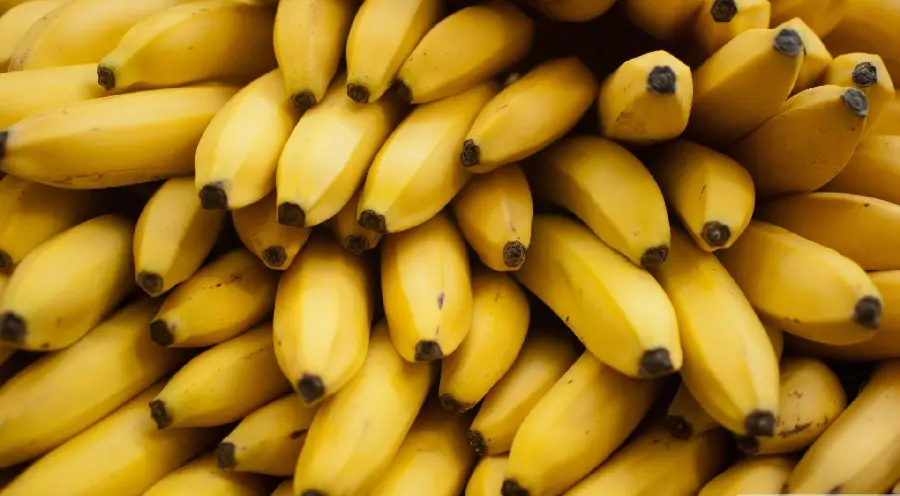 Download Bunch of Ripe Bananas Wallpaper 4k