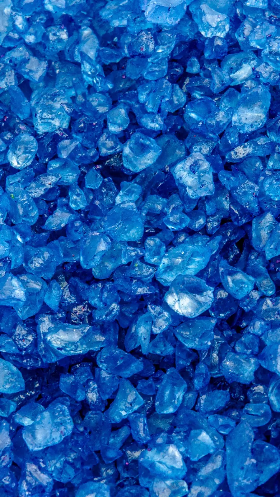 A unique and spectacular photo of tiny turquoise stones 