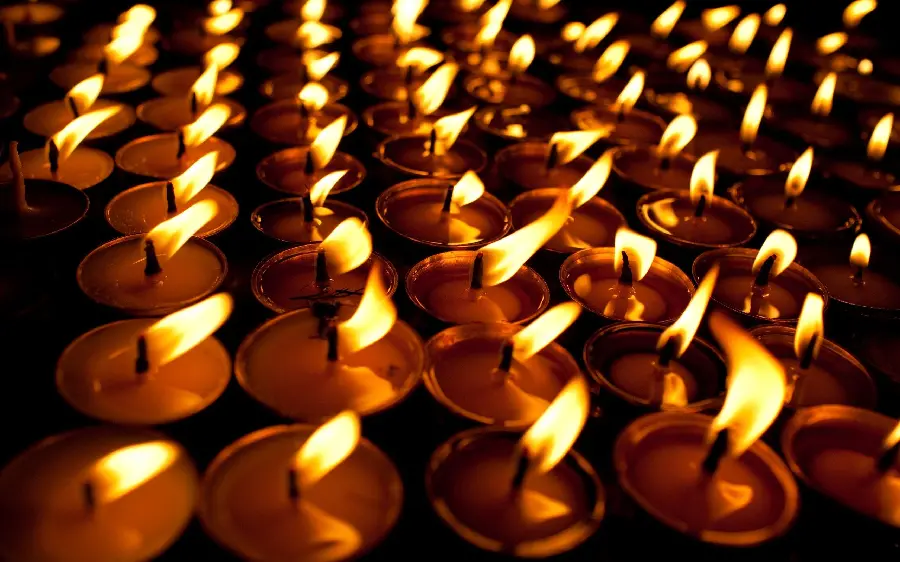 Free download photo of a large number of lit candles for condolences Full HD 