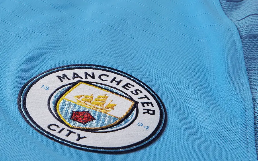 Boyish and football profile picture of a Manchester City shirt in 4K quality