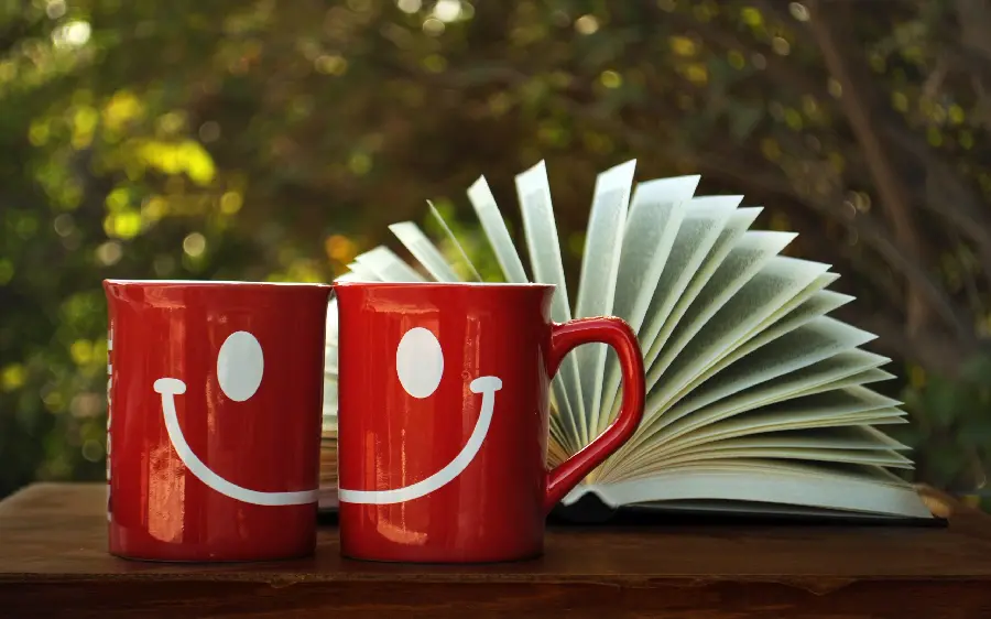 Download romantic profile from nature's smiling cups