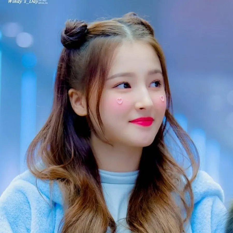 Download the cute picture of the Korean Nancy with excellent quality