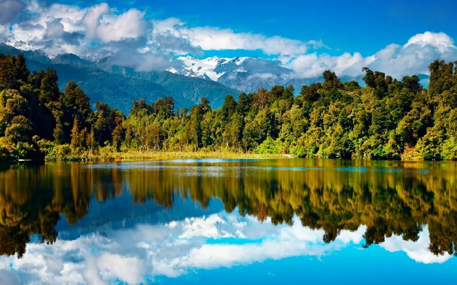 Get a summer wallpaper image of a beautiful landscape in high quality