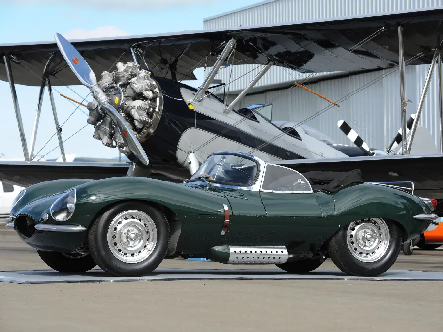 Pictures of interesting luxury cars and planes in the past Close