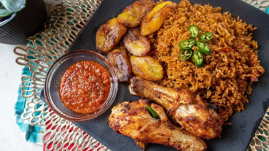 Download Photo of Delicious and Delicious African Dishes Cooked with Chicken