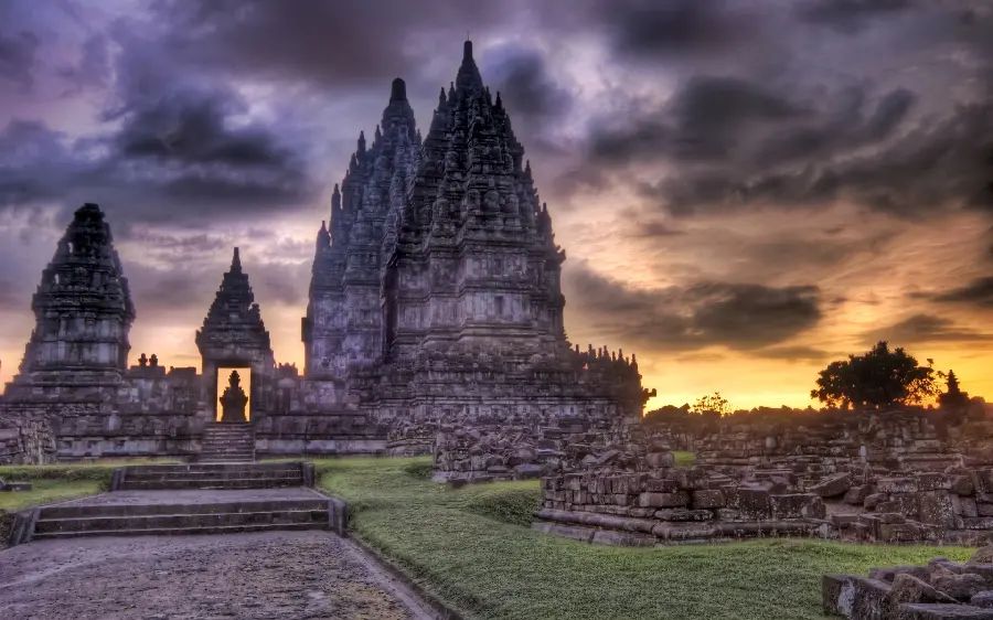 Beautiful and amazing old temple background for history lovers' laptops