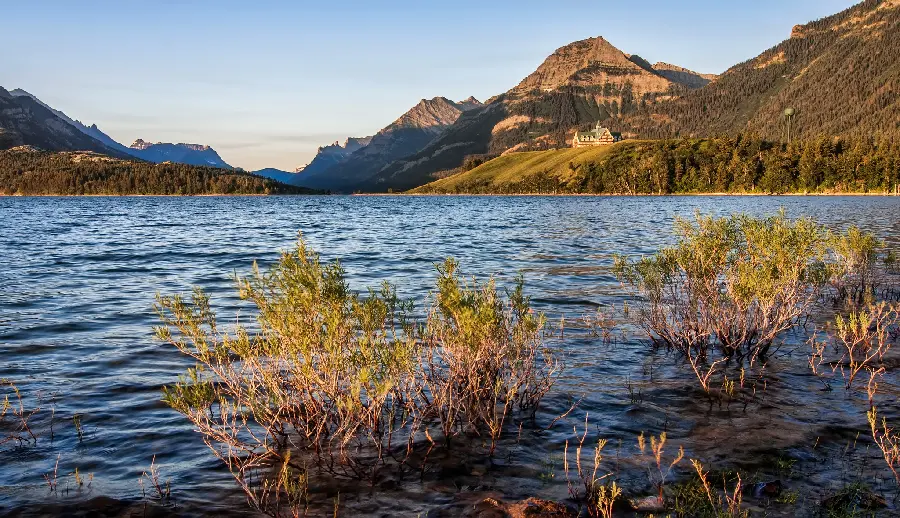 Download the most beautiful mountain and lake view in high quality