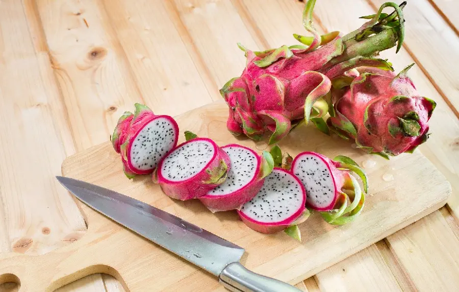 Download image of tropical fruit Pitaya or Pitaya sliced ​​in high quality