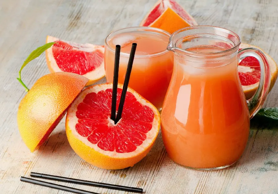 Download an attractive and enjoyable poster of grapefruit juice