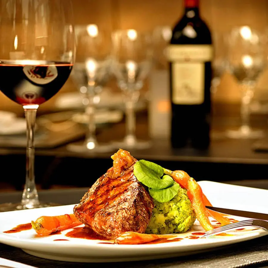 Download a good quality restaurant food image for free