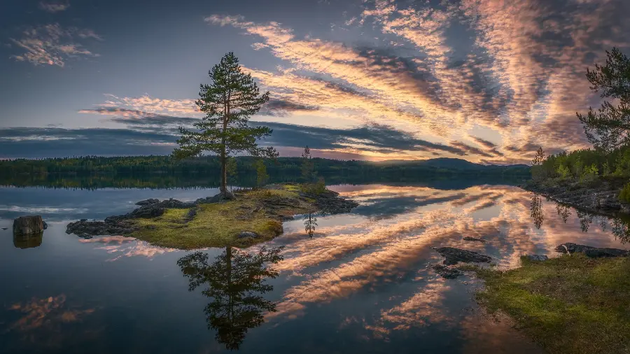 Download an incredibly beautiful wallpaper of the high mountains nature with high quality