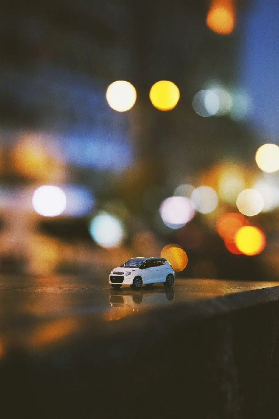 Download high-quality miniature car profile photo with blurred background 