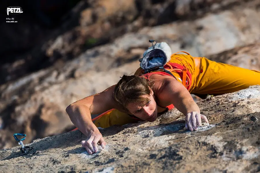 Download strong man rock climbing wallpaper for computer