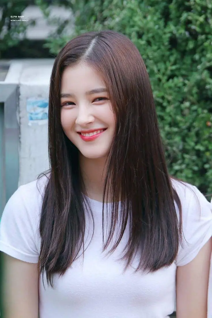 High quality background photo of Nancy, the beautiful popular Korean singer