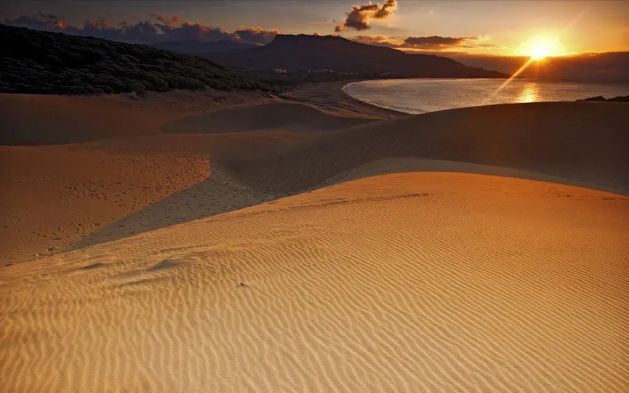 Download a very interesting and beautiful picture of the view of the great plain of the world 