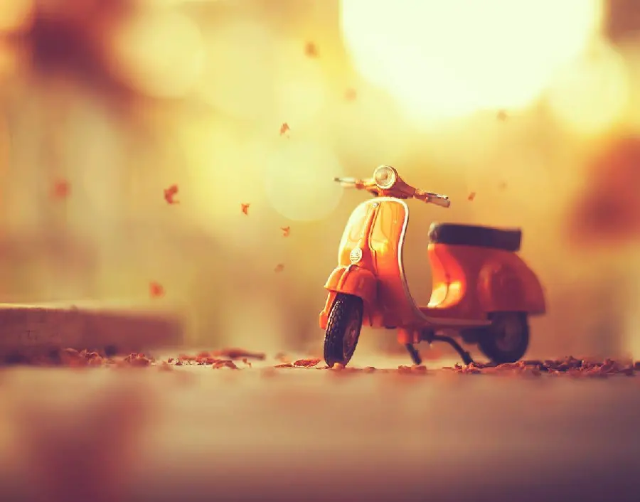 New Photo of Small Miniature Engine with Autumn Wallpaper 