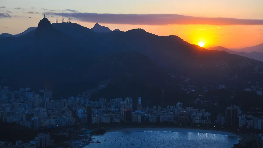 Amazing and beautiful picture of a spectacular sunset 