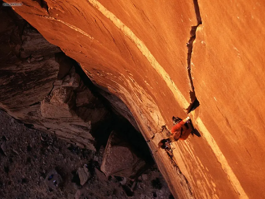 The most beautiful picture of a professional rock climber girl for your profile 