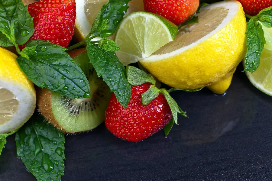 Interesting and spectacular wallpaper of delicious summer fruits 
