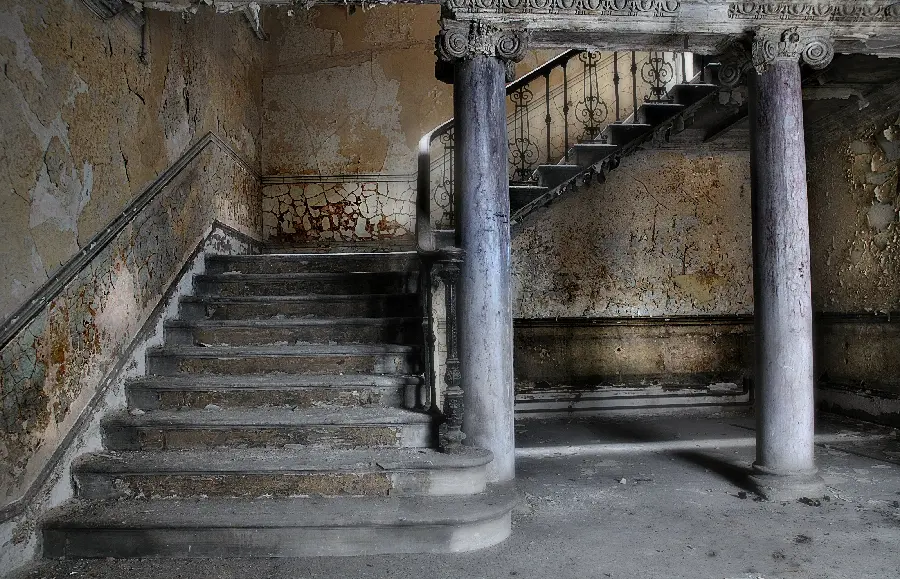 Download wallpaper photo of an old and decayed abandoned staircase