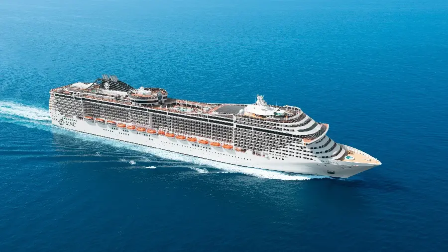 Download a very beautiful and interesting photo of a very large ship 
