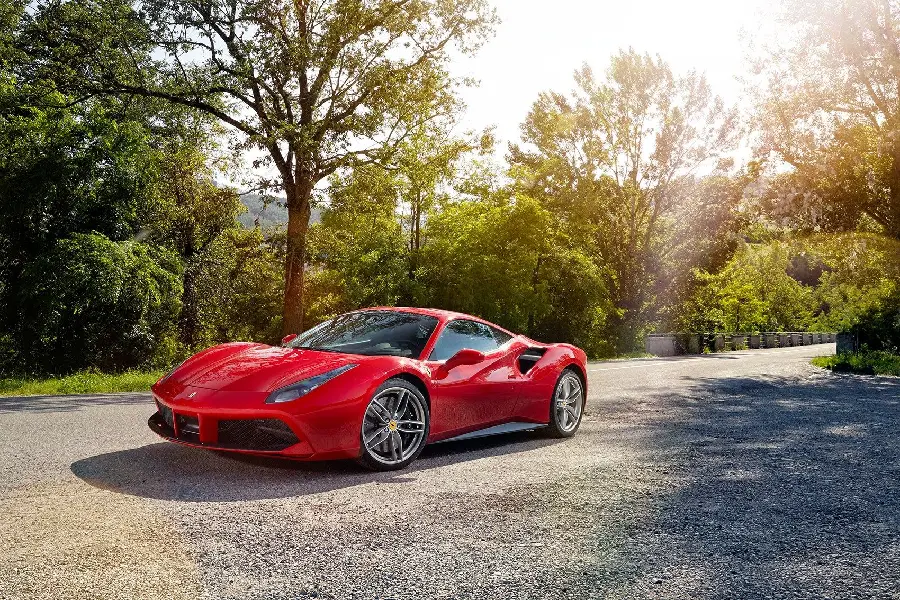 The brilliant background of the Ferrari 488 Spider, the most beautiful car in the world